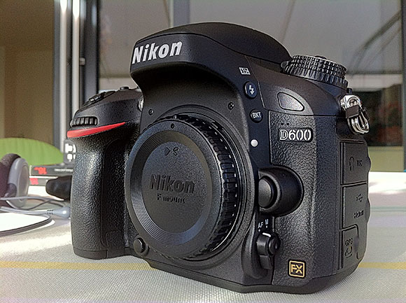 D600