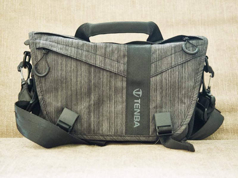 Denba DNA 8 Messenger Bag